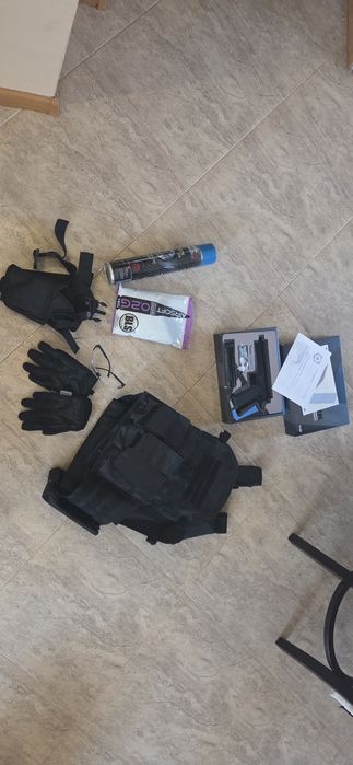Airsoft екипировка и пистолет