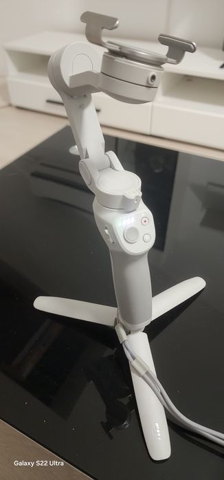 gimbal pentru smartphone DJI Osmo Mobile