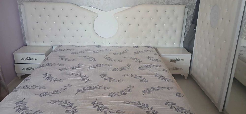 Легло с две шкафчета размер 160/200м +матрак