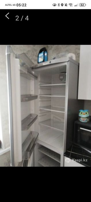 Продам двухкамерный холодильник Аристон