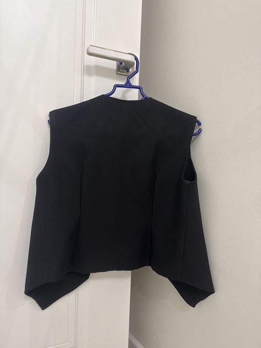 Жилетка черная для школы