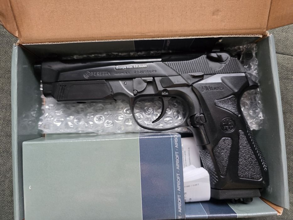 Pistol airsoft Umarex Beretta 90TWO metal slide CO2 NBB
