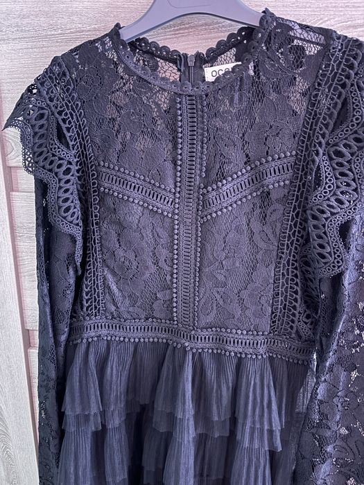 Дантелена черна рокля