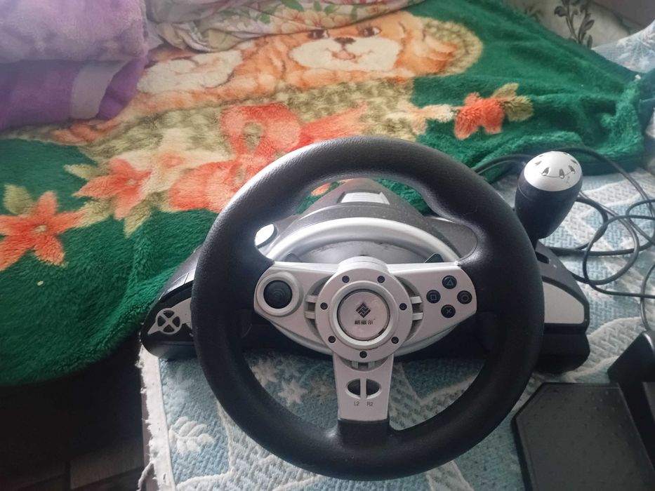 Игровой руль для комьютера