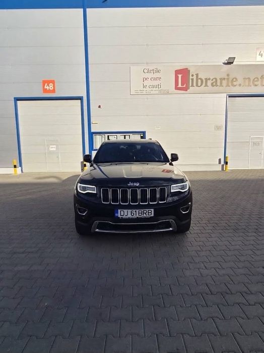 Vând Grande Cherokee