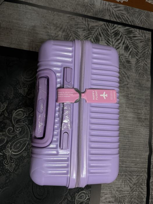 Чемодан сиреневый М
