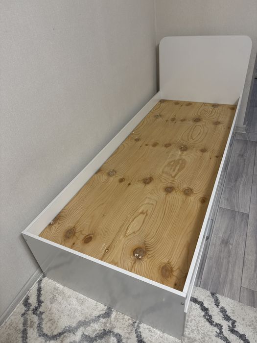 Продам односпальную кровать