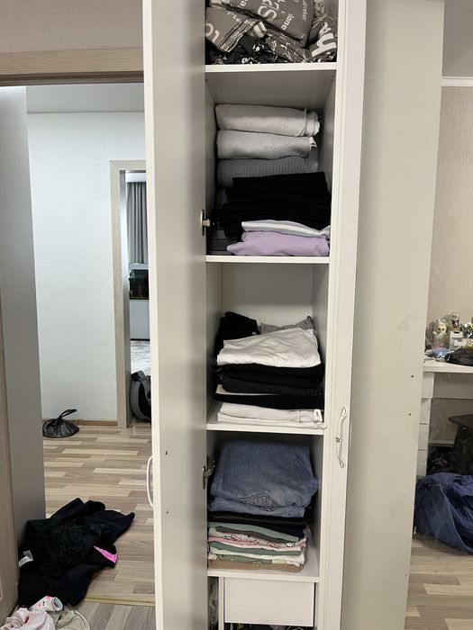 Продам шкаф угловой