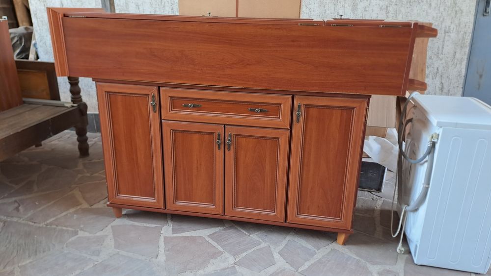 Продам стенку в хорошем состояние производства Италия