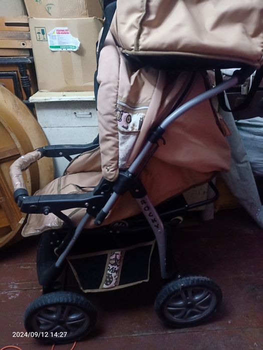 Продам коляску..