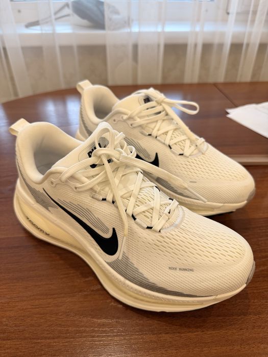 Беговые кроссовки nike