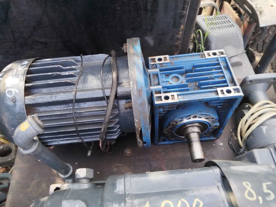 MotoReductor raport 60 de rotații putere 0,75 kw