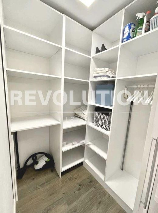 Дава се под наем Двустаен апартамент в Варна, Бриз - 65 кв.м за 847.62 € - Снимка #5