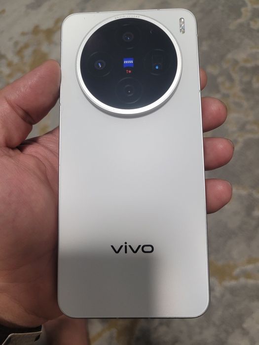 Vând Vivo x200s //