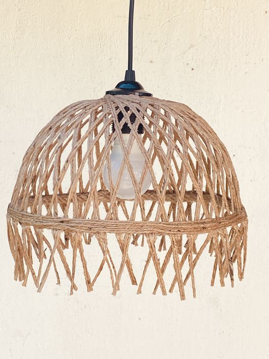 Полилей като произведение на изкуството – ръчна изработка и хармония