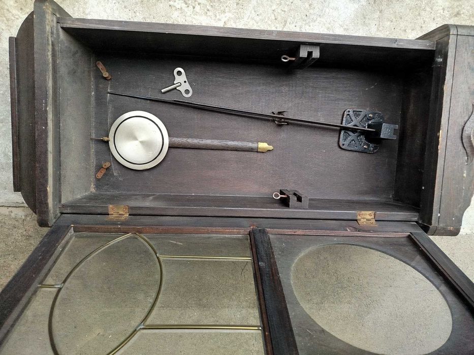 Стар стенен часовник