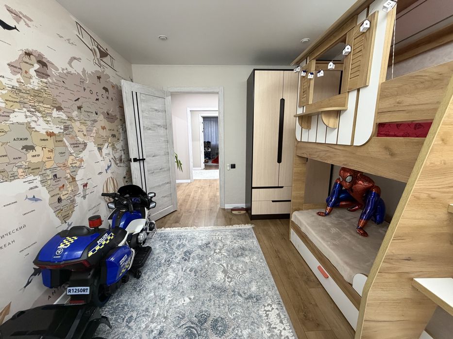 Продам 4 комн квартиру