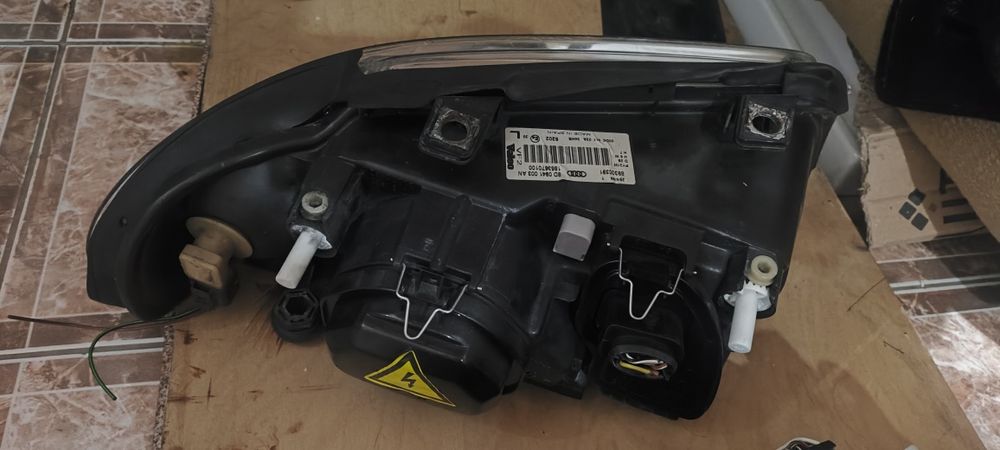 Фары Ауди А4 б5 оригинал.