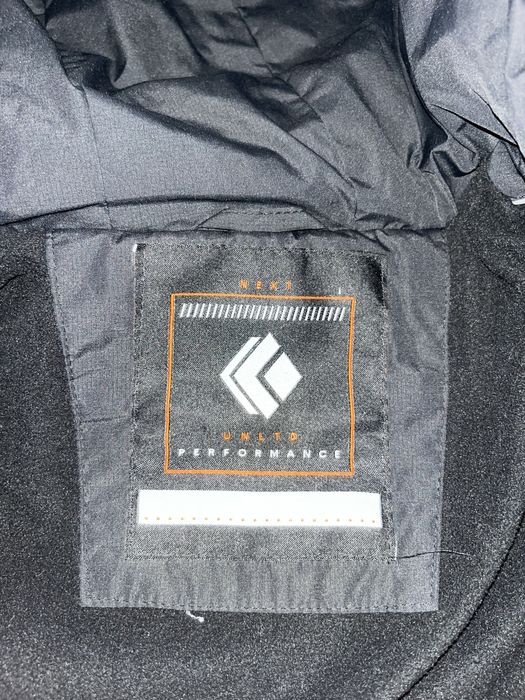 Продам пуховик Next