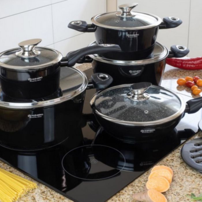 Комплект от 12 части- тенджери, тигани и подложки