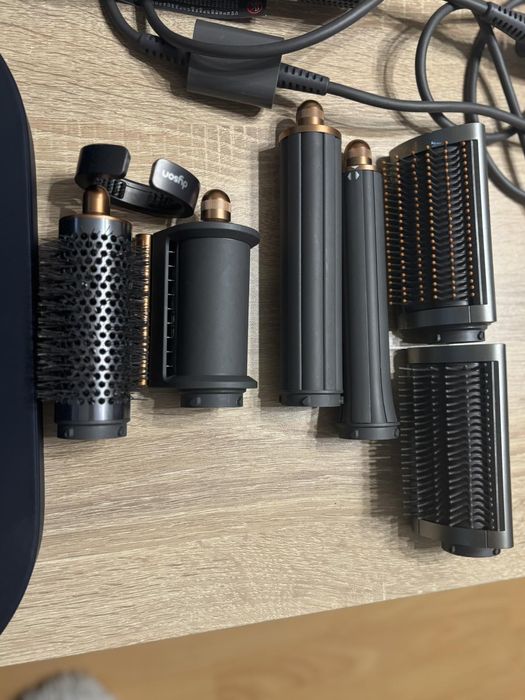 Dyson Airwrap с кутия