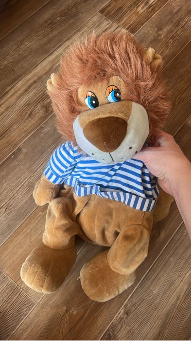 Рюкзачок-львенок очень милый для ребенка