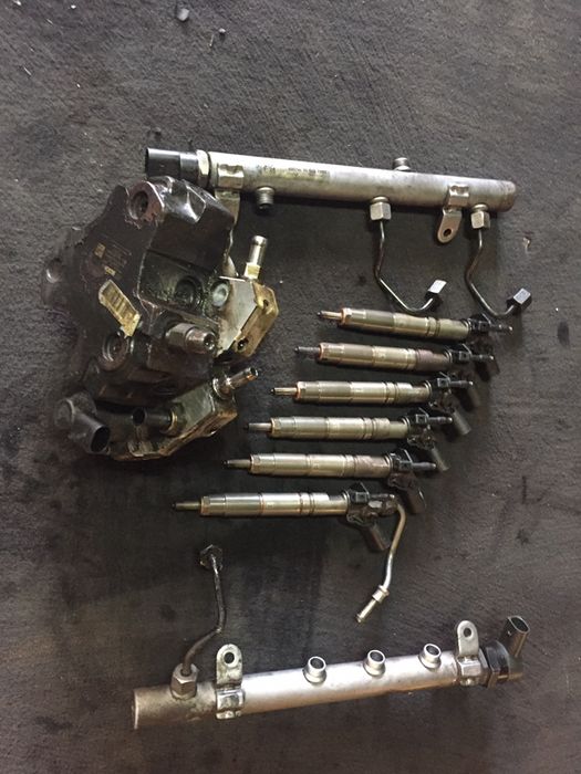 Injectoare Rampa Pompa Mercedes S w221 ML W164 GL R clas pret 3000  lei