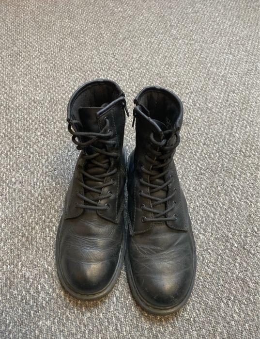 Bocanci Dr. Martens mărime 37
