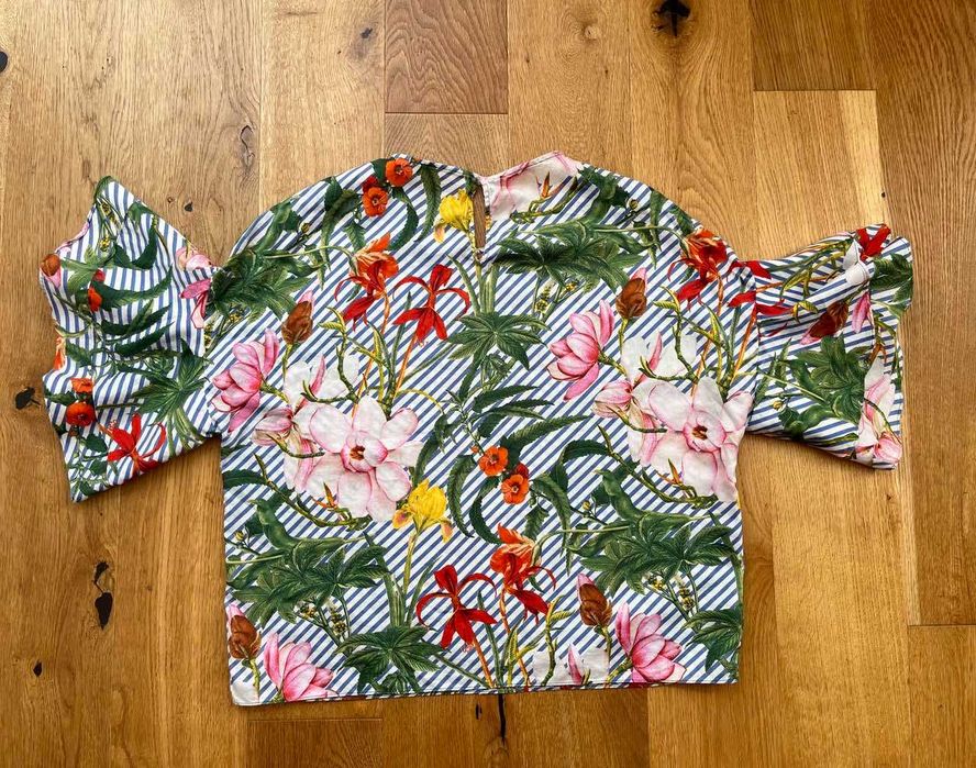 Блуза на цветя ZARA - S размер