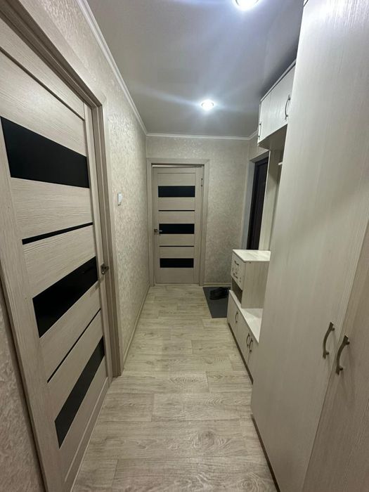 Срочно!Продам 2 ух.комн кв район 8 школы