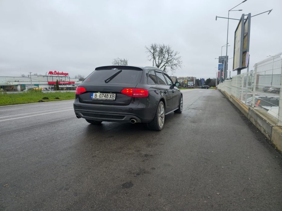 Audi A4 B8. Audi