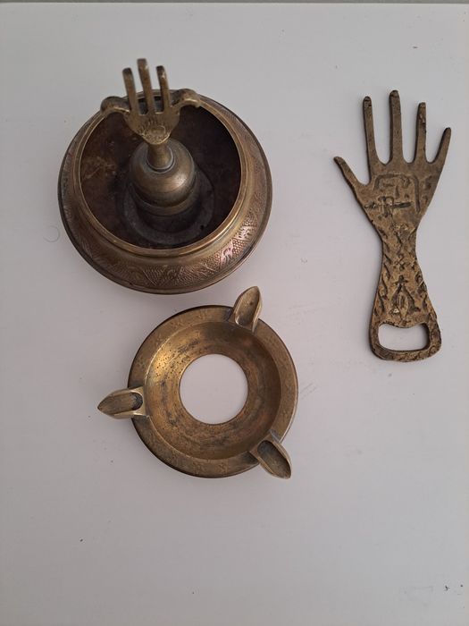 Месингови пепелник и отварачка