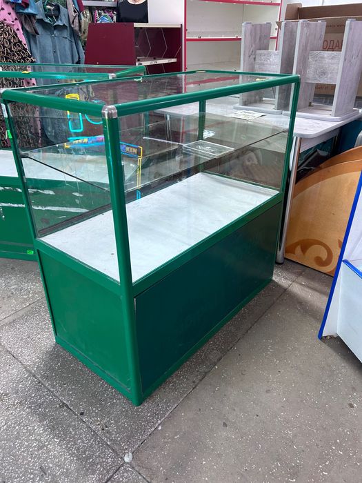 Стеклянные витрины