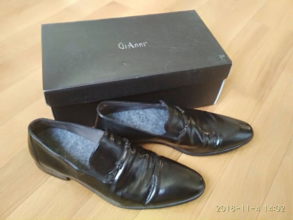 Мъжки обувки: Официални елегантни на Gianni  в