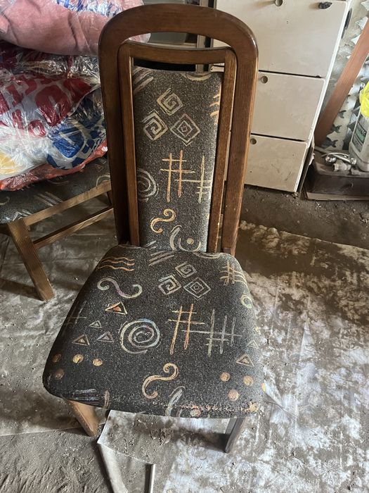 Срочно продаю стулья