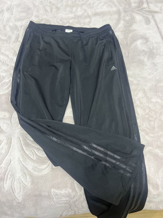 Adidas дамско долнице Л размер
