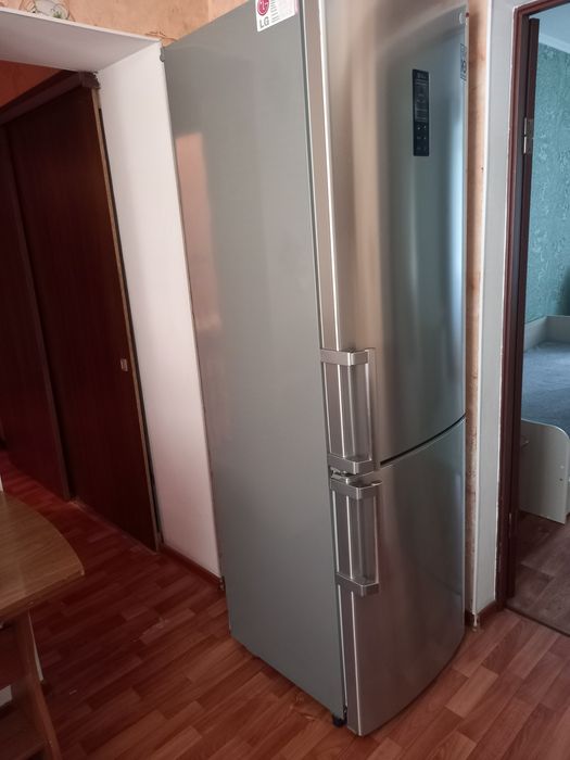 Срочно продам холодильник LG