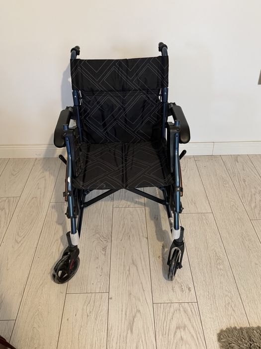 Căruciur cu rotile pliabil, nou