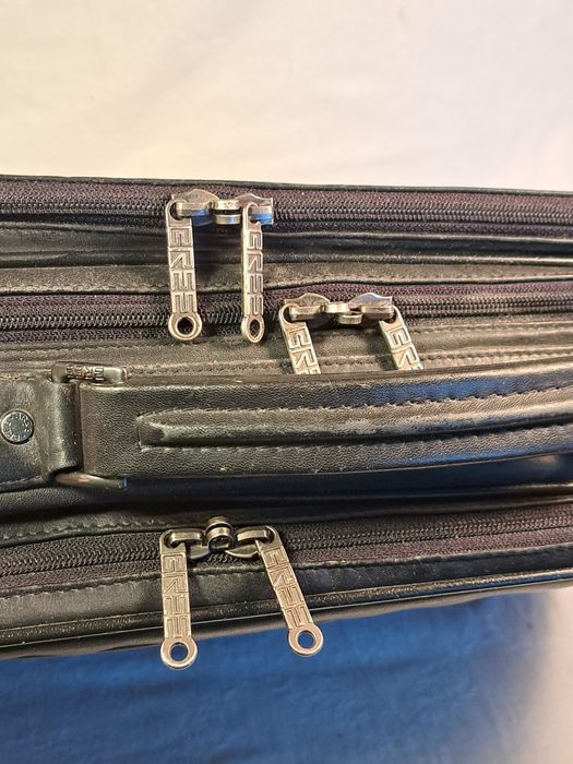 Луксозен кожен бизнес куфар Bree