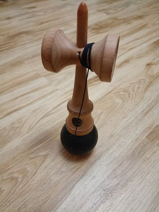 Kendama Tama Okendama Revo și Ken Okendama Maze Antiskid v2