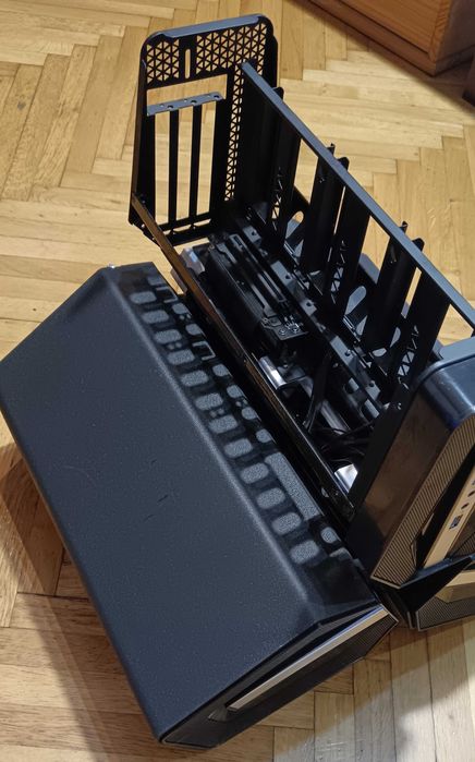 Vand carcasa PC/Calculator: Gamer Storm Tristellar