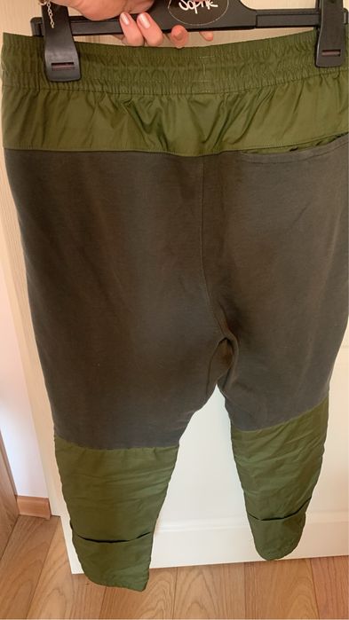 Продавам анцунг Nike в перфектно състояние