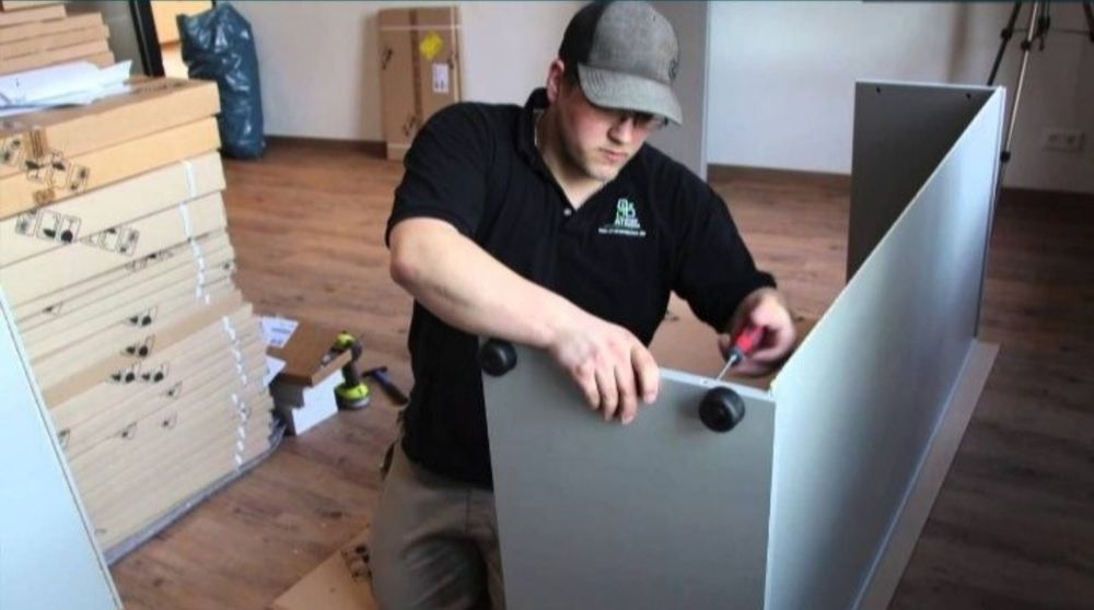 Мебелларни ечамиз сочамиз бузамиз йиғамиз ўрнатамиз тамирлаймиз