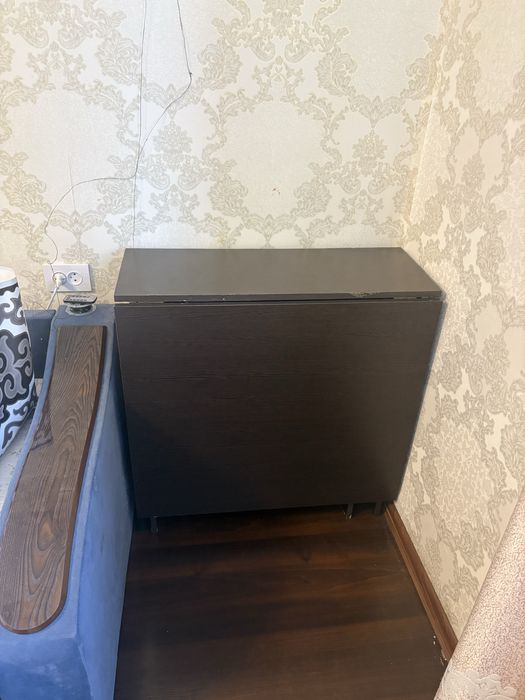 Продам б/у стол книжка