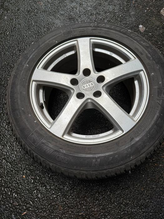 Jante 17 inchi Audi Q3 cu anvelope de iarnă 215/55 R17