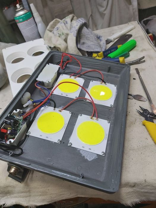 Ремонт всех видов прожекторов!