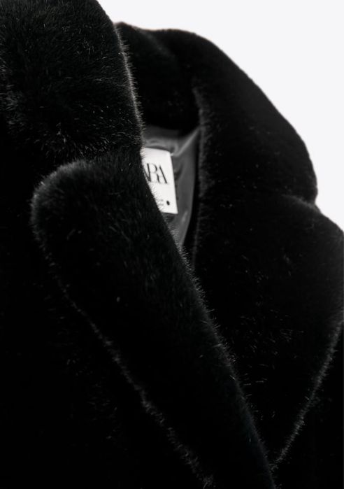 Шубка черная zara