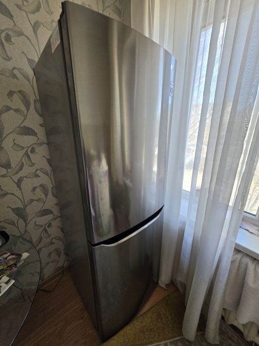 LG холодильник новый
