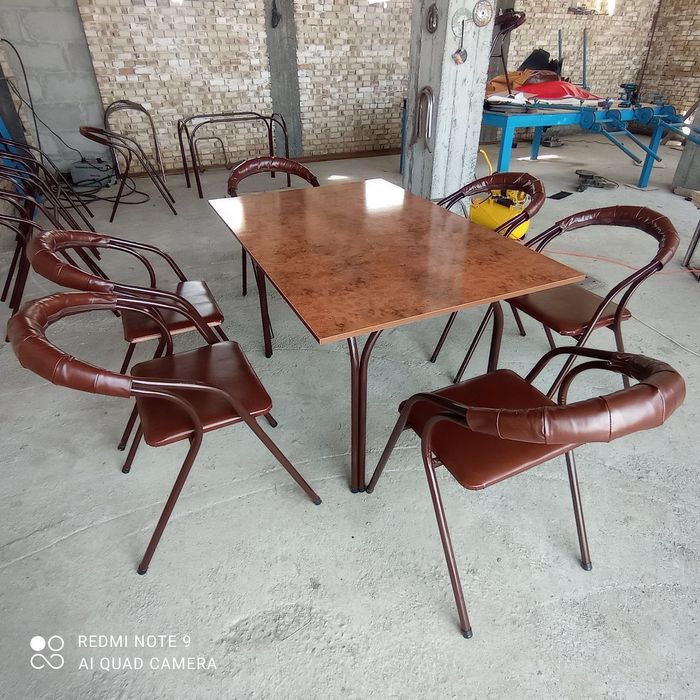 Yangicha stol stullar