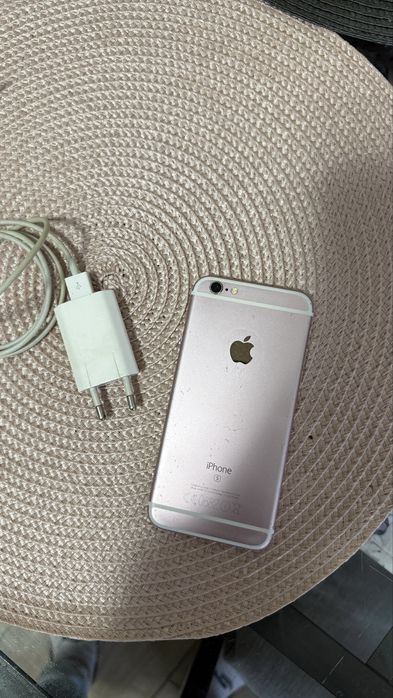 Vand iPhone 6s 16 gb rose liber de retea